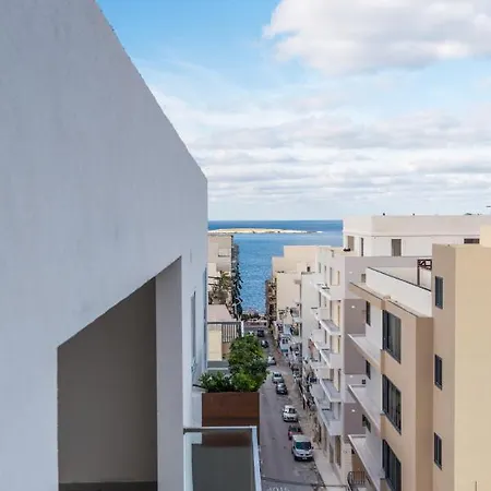Seashells 2 Bedroom With Sunny Terrace With Stunning Sea Views - By Getawaysmalta דירה