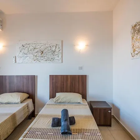 Apartment Seashells 2 Bedroom With Sunny Terrace With Stunning Sea Views - By Getawaysmalta