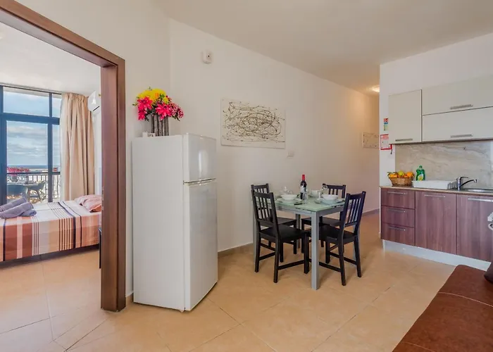 Seashells 2 Bedroom With Sunny Terrace With Stunning Sea Views - By Getawaysmalta St. Paul's Bay