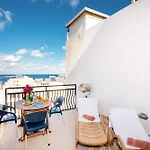 Seashells 2 Bedroom With Sunny Terrace With Stunning Sea Views - By Getawaysmalta Апартаменты