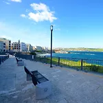 Апартаменты Seashells 2 Bedroom With Sunny Terrace With Stunning Sea Views - By Getawaysmalta