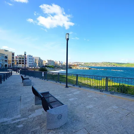 公寓 Seashells 2 Bedroom With Sunny Terrace With Stunning Sea Views - By Getawaysmalta
