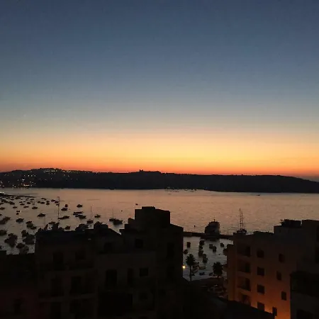 公寓 Seashells 2 Bedroom With Sunny Terrace With Stunning Sea Views - By Getawaysmalta 圣保罗湾城