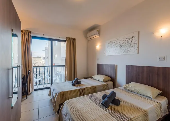 Seashells 2 Bedroom With Sunny Terrace With Stunning Sea Views - By Getawaysmalta 圣保罗湾城