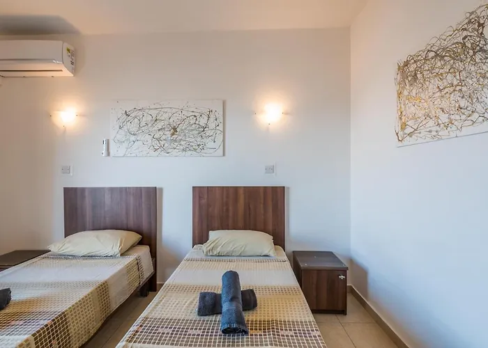 公寓 Seashells 2 Bedroom With Sunny Terrace With Stunning Sea Views - By Getawaysmalta