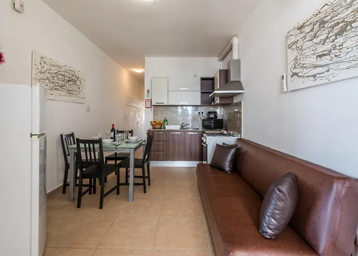 公寓 Seashells 2 Bedroom With Sunny Terrace With Stunning Sea Views - By Getawaysmalta *